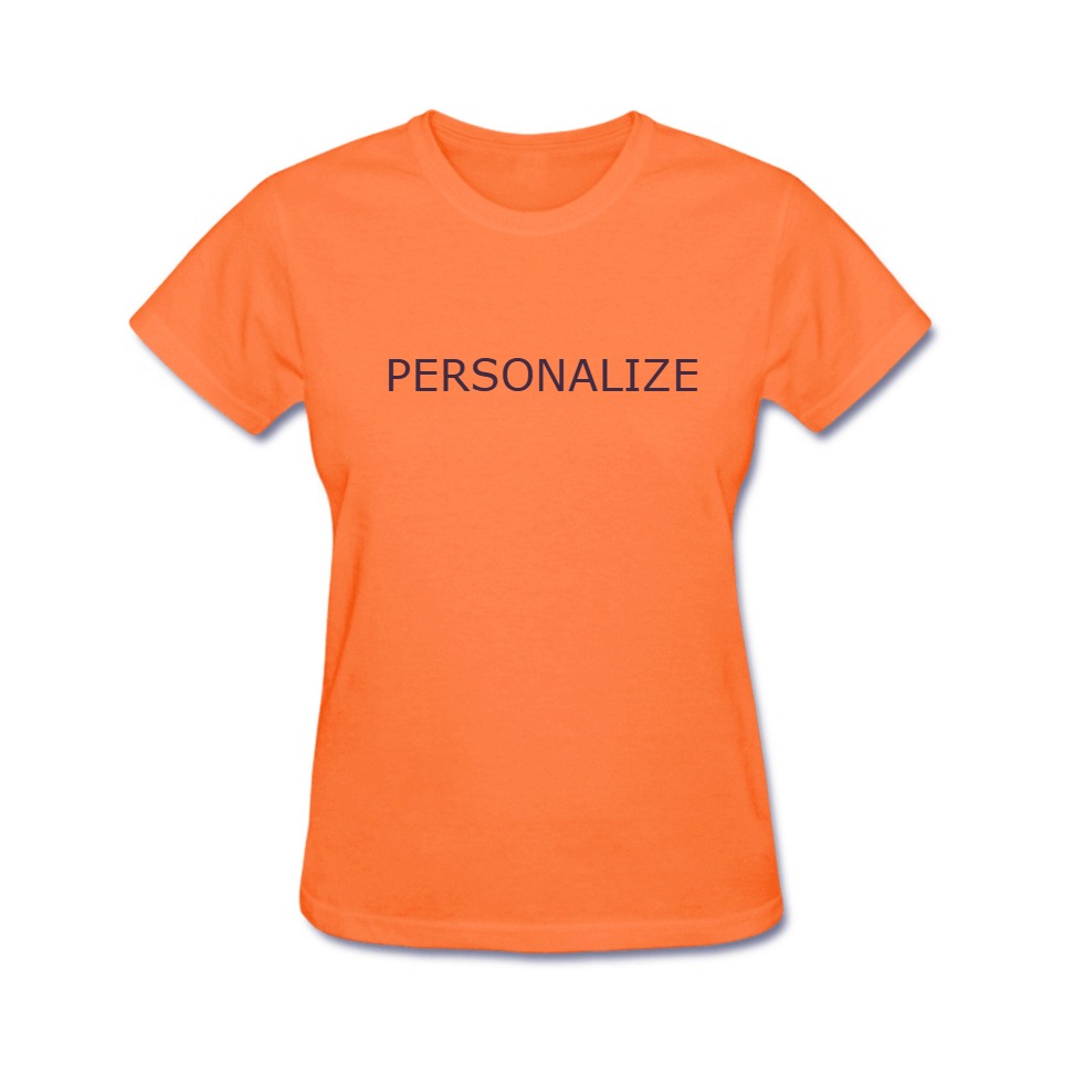 Crie a sua própria moda com esta T-shirt feminina de algodão personalizável. Personalize e crie prendas exclusivas. Oferta do tratamento da qualidade da sua imagem e enviamos a prova antes da produção. Aproveite os portes grátis. 